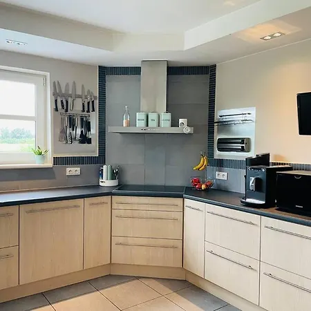 Villa Prachtige Prive Voor 6 Volwassenen + 2 Kids De Panne
